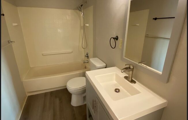 162-176 S Ingalls St