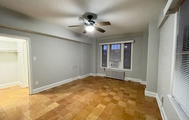 Studio, 1 bath, 290 sqft, $1,492, Unit 708