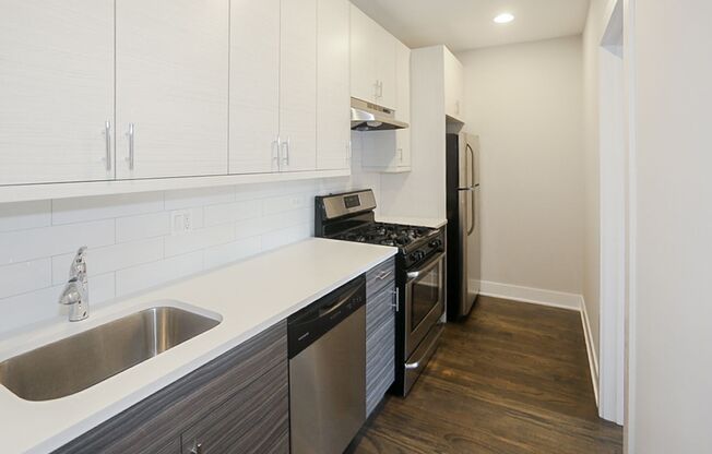 2 beds, 1 bath, 755 sqft, $2,675, Unit 3919-2E