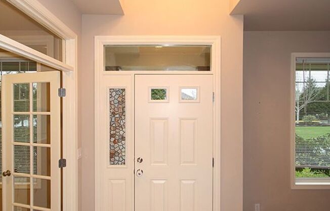4 BEDROOM WOODBRIDGE REDMOND HOME FOR RENT WITH 2 CAR GARAGE!