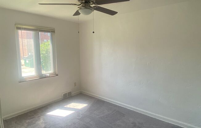 2 beds, 1 bath, 800 sqft, $1,210, Unit 1694 Parkline Dr