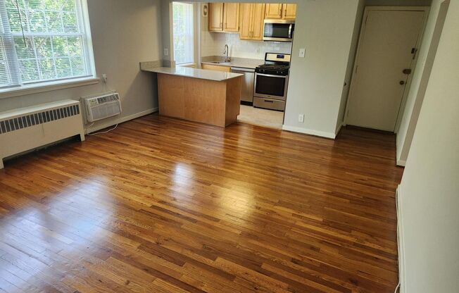 1 bed, 1 bath, 663 sqft, $1,995, Unit D-05