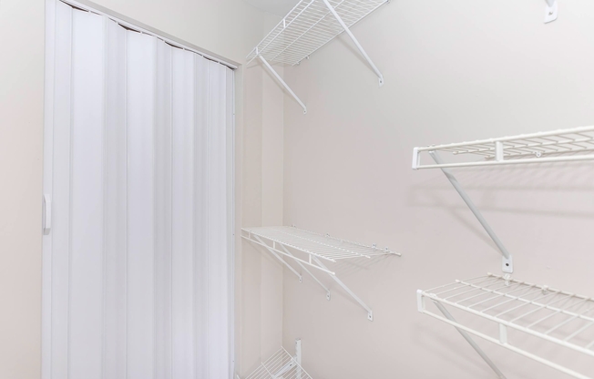 2 beds, 1.5 baths, 885 sqft, $1,194