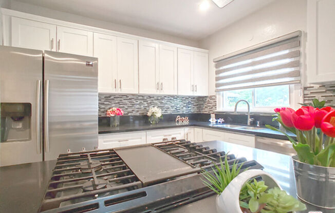 803 N ALEXANDRIA AVE