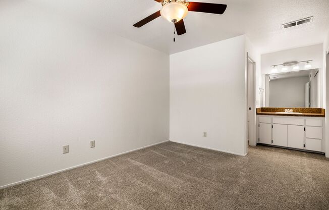 2 beds, 2 baths, 867 sqft, $1,695, Unit 142