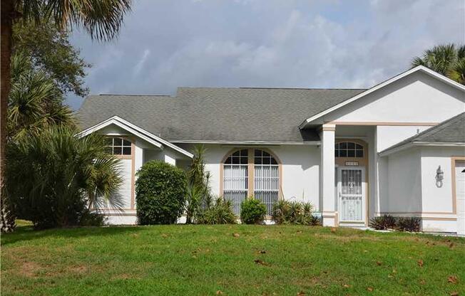 Off-Season Rental 3BR 2BA with pool in Sebastian