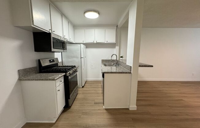 2 beds, 1 bath, $2,225, Unit 072#205
