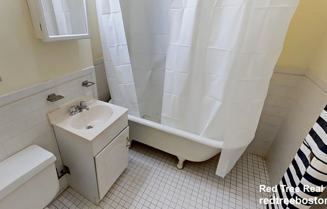 2 beds, 1 bath, $4,000, Unit 04