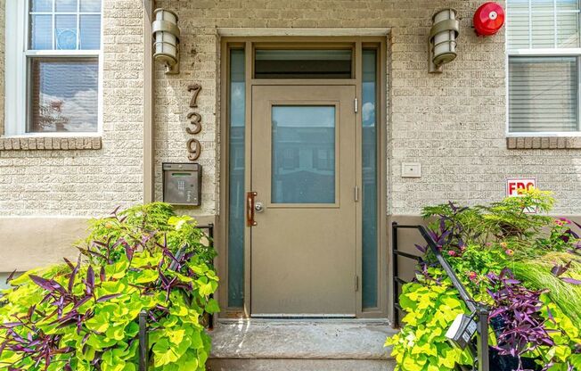739 Newton Pl NW, Unit 205