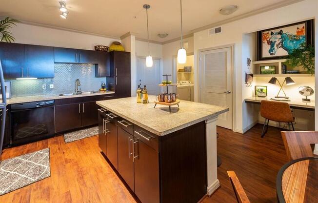 8877 Lakes at 610 DrIve
