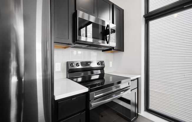 2 beds, 2 baths, 933 sqft, $2,095, Unit 405