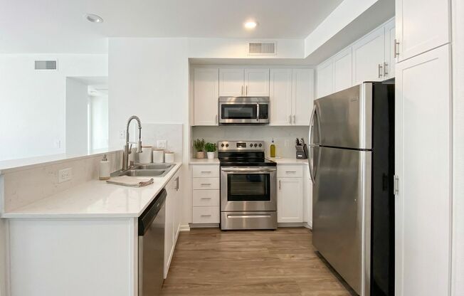 3400 Cahuenga Blvd Los Angeles, CA 90068