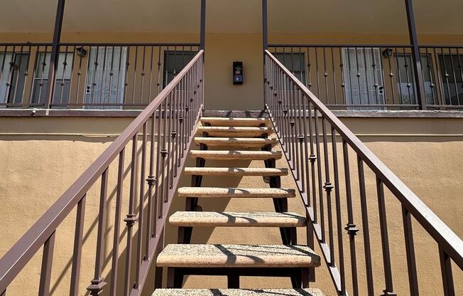 305 E. Colorado Blvd.