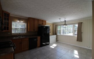 3 beds, 1 bath, $1,900