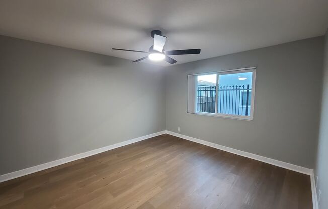 2 beds, 1 bath, 950 sqft, $3,145, Unit 4720-15