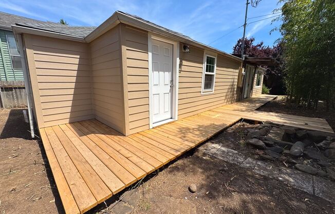 3 Bedroom, 1 Bathroom S. Eugene Home