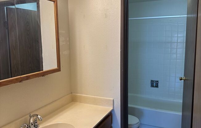 Studio, 1 bath, $625, Unit 1502-36