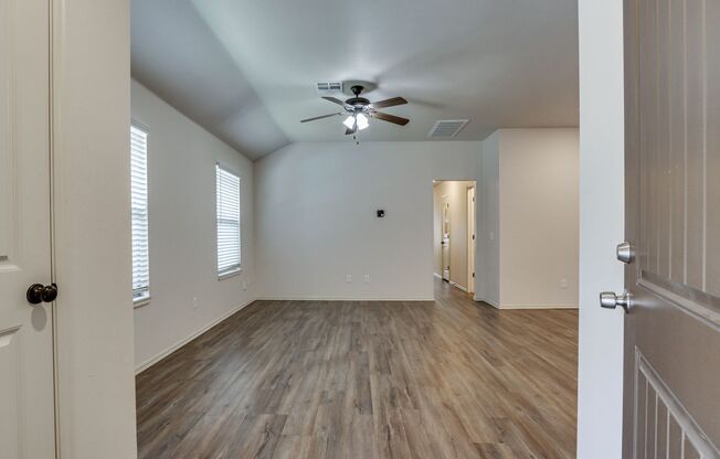 3 Bed 2 Bath 2 Car Garage Brand New Duplex In The Heart Of Edmond!!