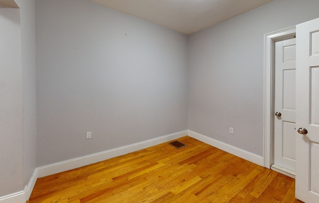2 beds, 2 baths, 950 sqft, $2,550, Unit 1