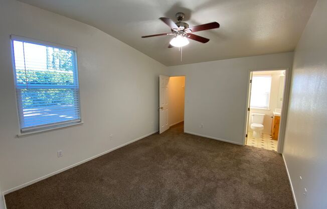 Lovely NW Visalia home for Rent available now!