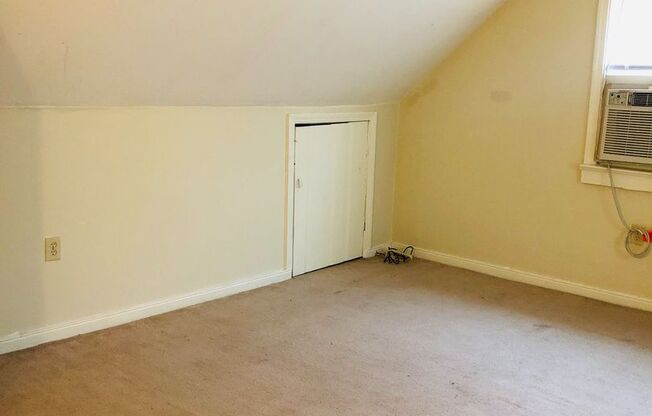 Adorable 3 bdrm/1 bath Home Located in Desirable West End!