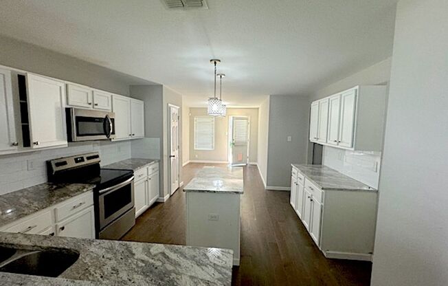 Nice Open  1 story 3 bedroom 2 bath in west San Antonio in Silver Oaks (Near Culebra & Alamo Parkway))