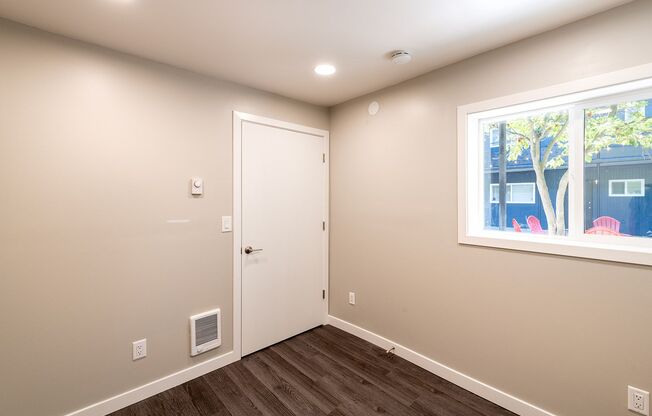 2 beds, 1 bath, 490 sqft, $1,742, Unit 102