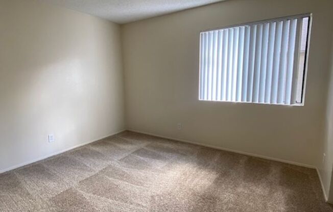 2 beds, 2 baths, 920 sqft, $2,320, Unit 20