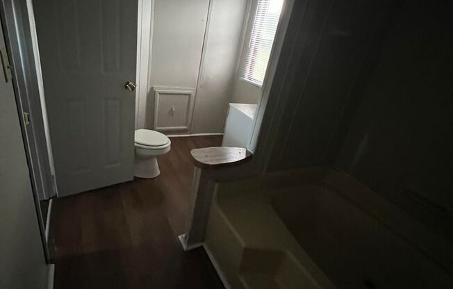 2 beds, 1 bath, $1,050