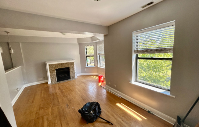 1140 E MARQUETTE