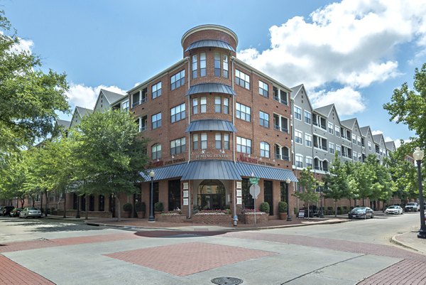 Manchester State Thomas Apartments in Dallas