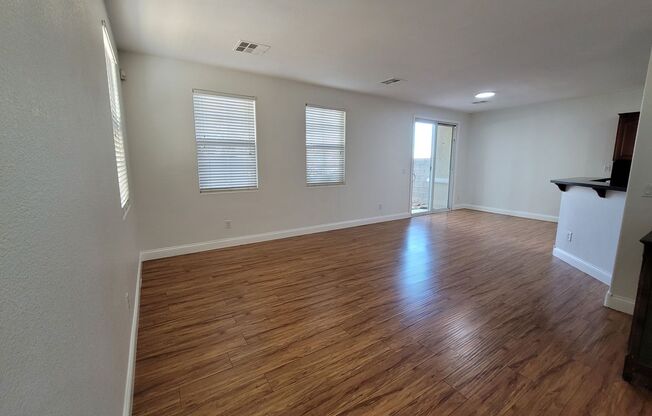 3 beds, 2.5 baths, $1,995