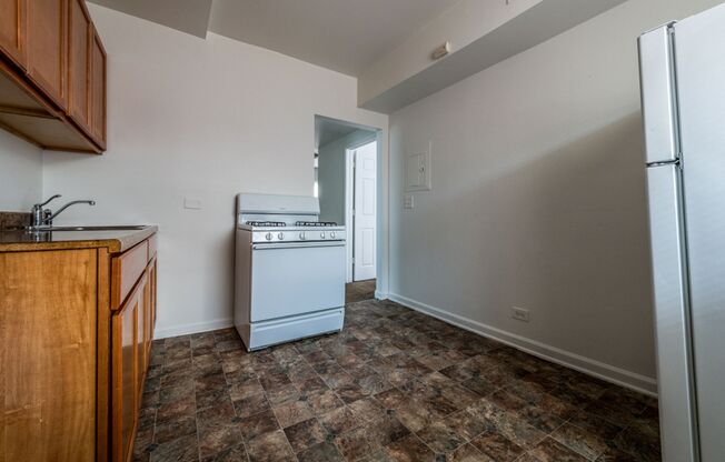 5800 S Artesian