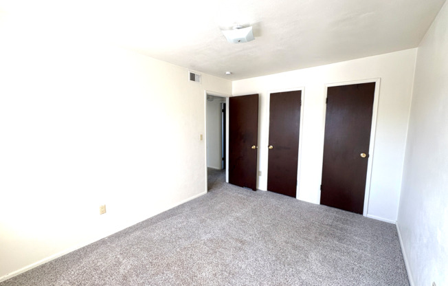 2 beds, 1 bath, 745 sqft, $1,100, Unit 700-5