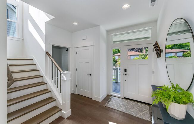 Gorgeous 4 Bed/3.5 Bath with Beautiful Finishes and Mountain Views!