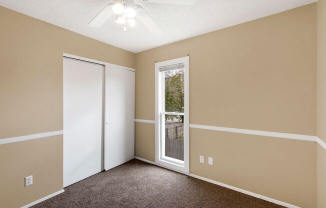 3 beds, 2 baths, 1,026 sqft, $1,350, Unit 1103-6