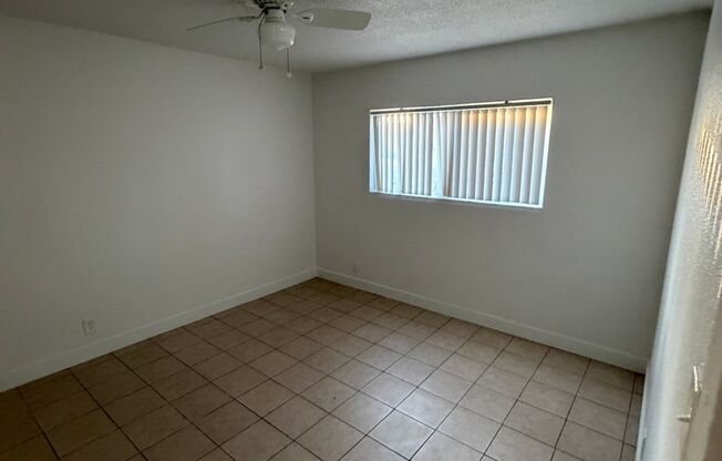 2070 S Mountain View Ave