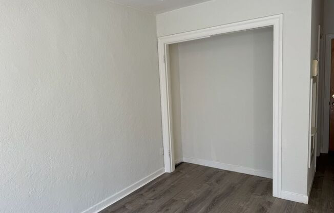 Studio, 1 bath, 480 sqft, $1,395, Unit 15