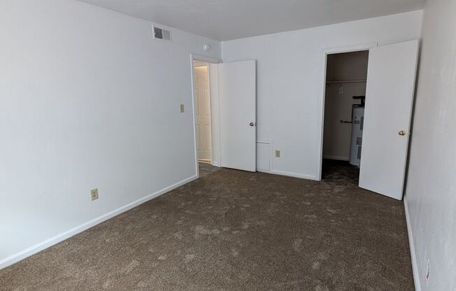 2 beds, 1 bath, $1,100, Unit Unit 6