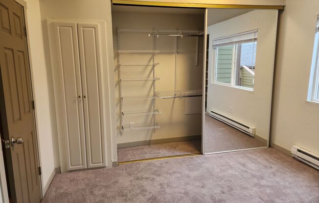 2 beds, 2 baths, 987 sqft, $2,050, Unit 274