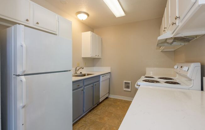 3 beds, 2 baths, 1,080 sqft, $1,950, Unit #314C