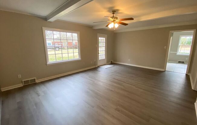 4 Bedroom, 2.5 Bathrooms Near Kirby and McVay