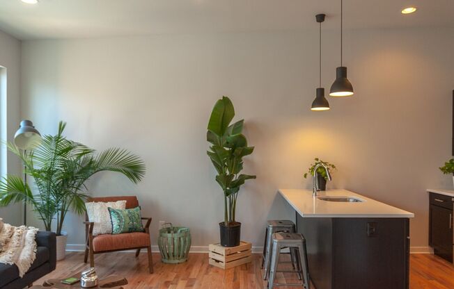 2007 Hope st apartments