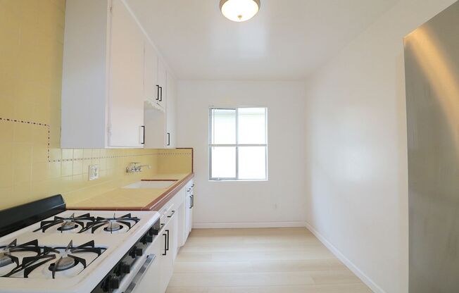 4026-4032 Kansas Street