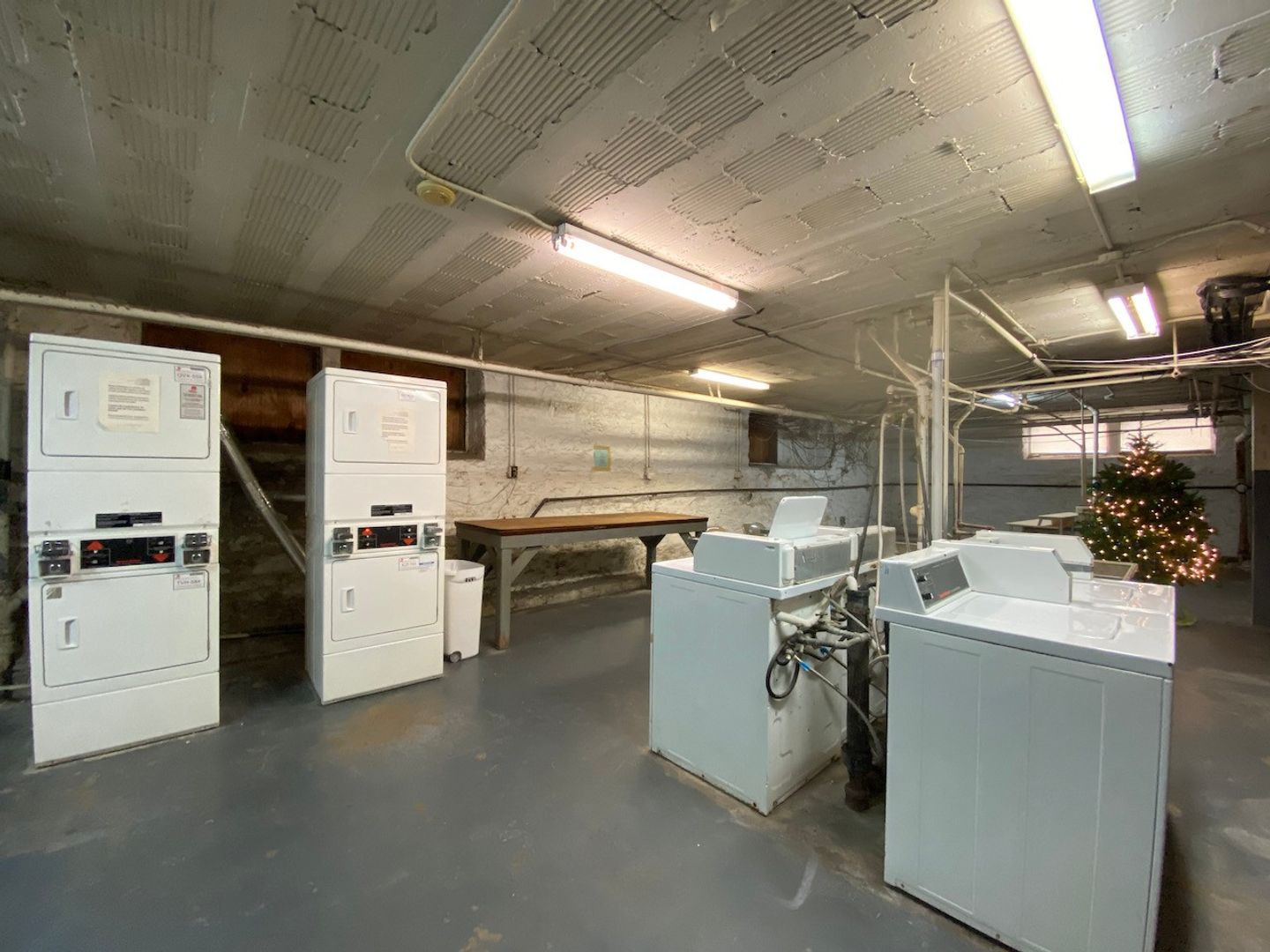 Studio, 1 bath, 400 sqft, $805, Unit 116
