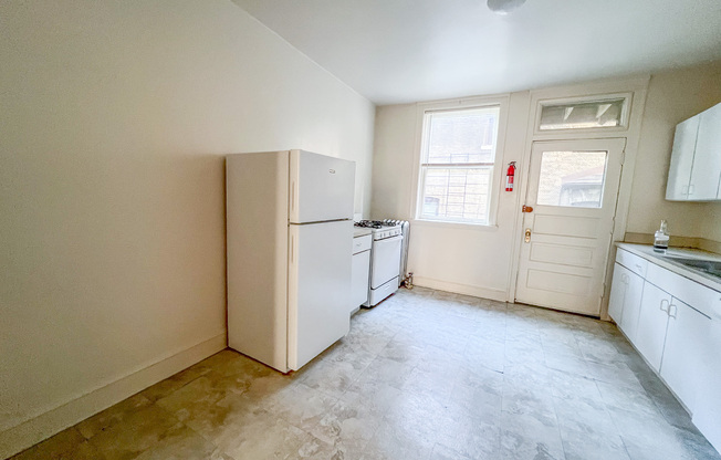 4905 North Glenwood Ave.