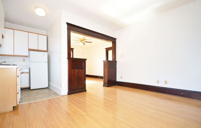 1 bed, 1 bath, 410 sqft, $995, Unit 5 - 128 - 201