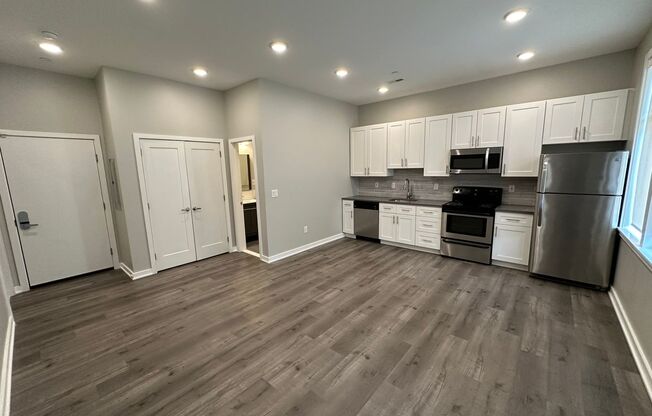 Studio, 1 bath, 445 sqft, $1,285, Unit 1D