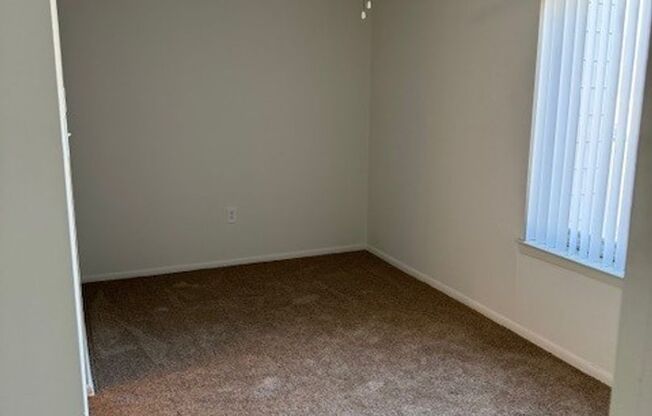 1 bed, 1 bath, 740 sqft, $1,600, Unit 00 - K- 5