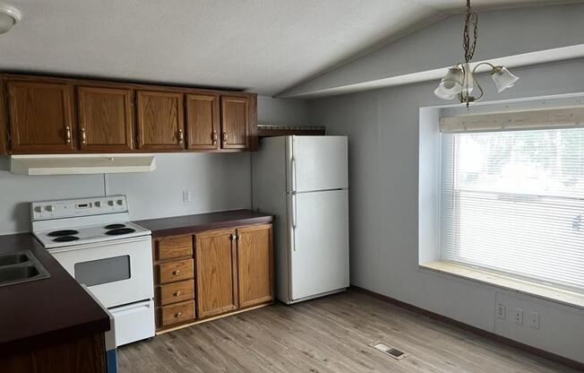 2 beds, 1 bath, $845